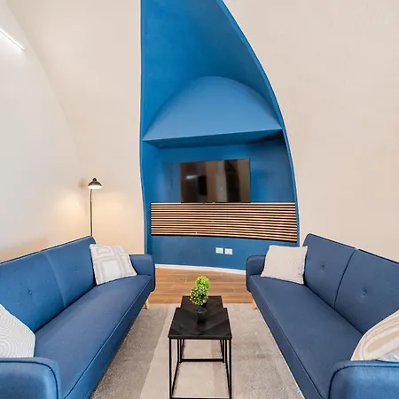 Hidden Church Apartment *