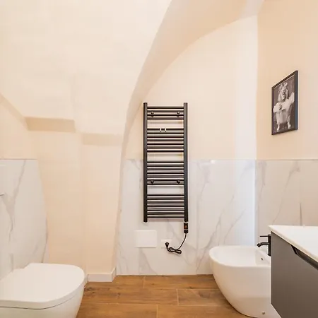 Hidden Church Apartment *